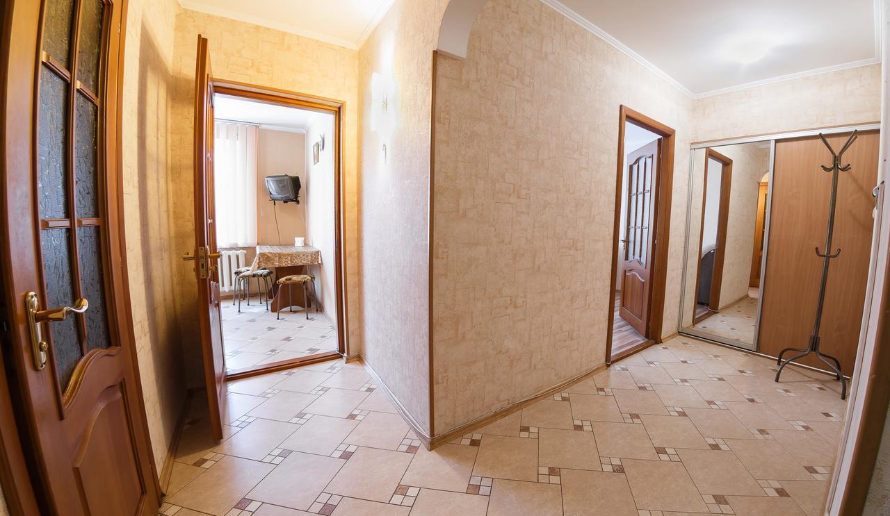 Clean And Comfortable Apartments On Karl Marx Street Tiraspol Extérieur photo